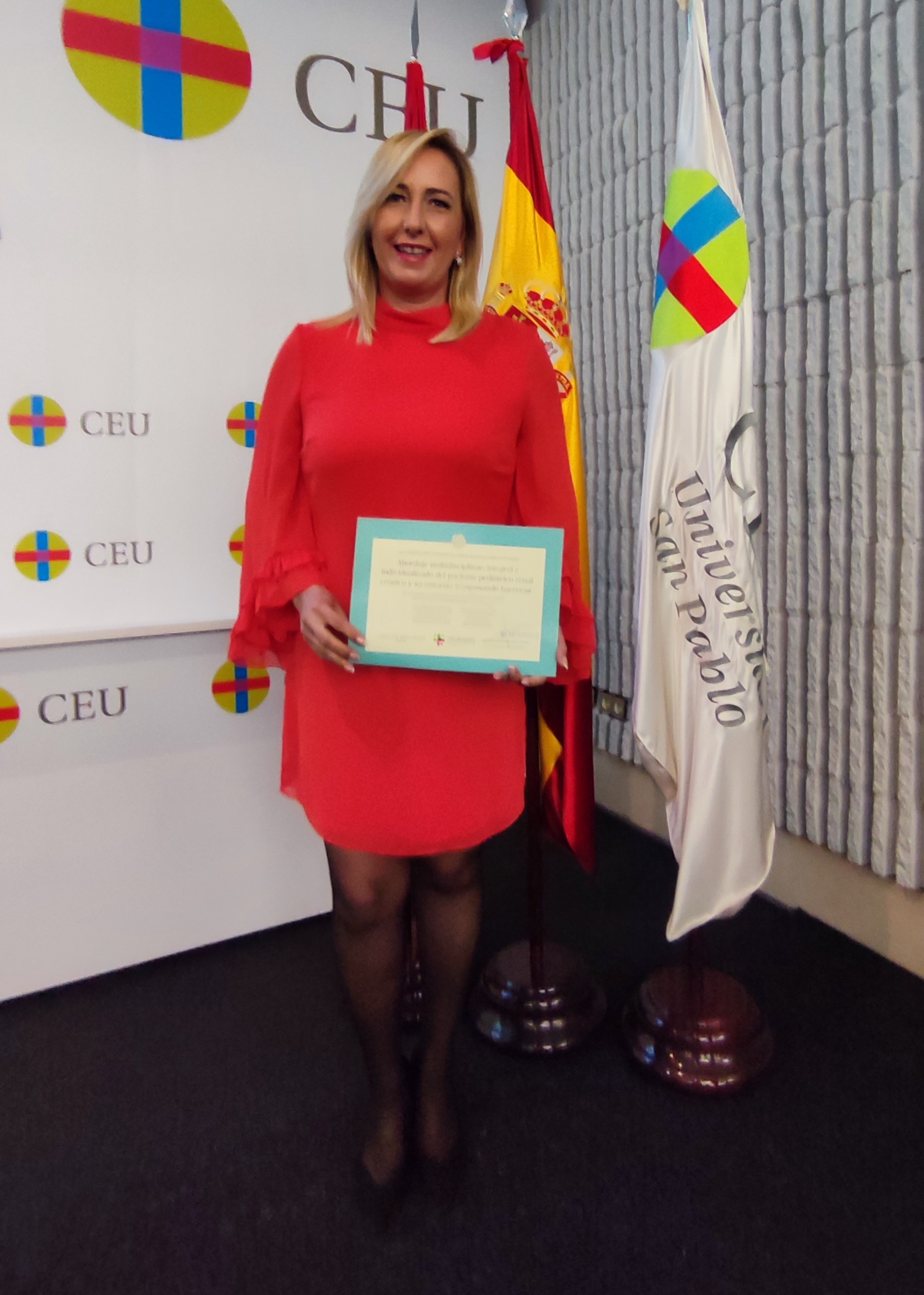Inmaculada Moreno González, finalista ganadora del "I Certamen a mejores proyectos de humanización y premios institucionales de la Fundación Humans”